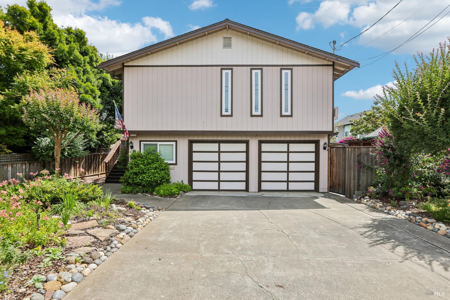 870 W J Street Benicia CA 94510