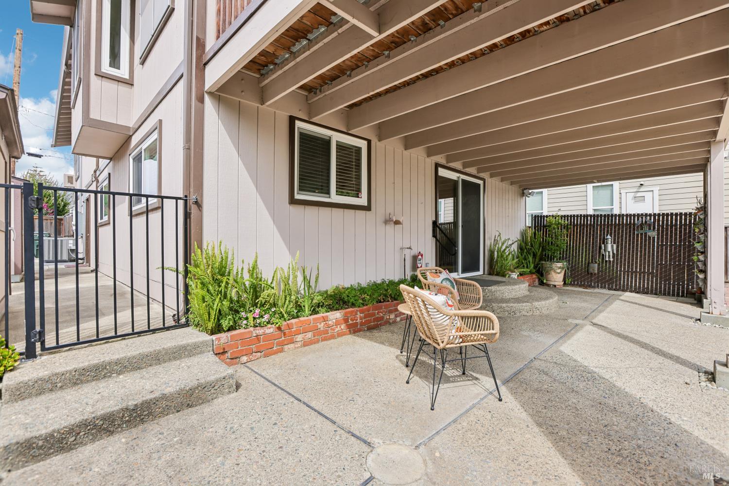 870 W J Street Benicia CA 94510