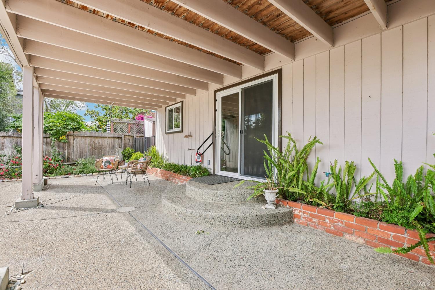 870 W J Street Benicia CA 94510