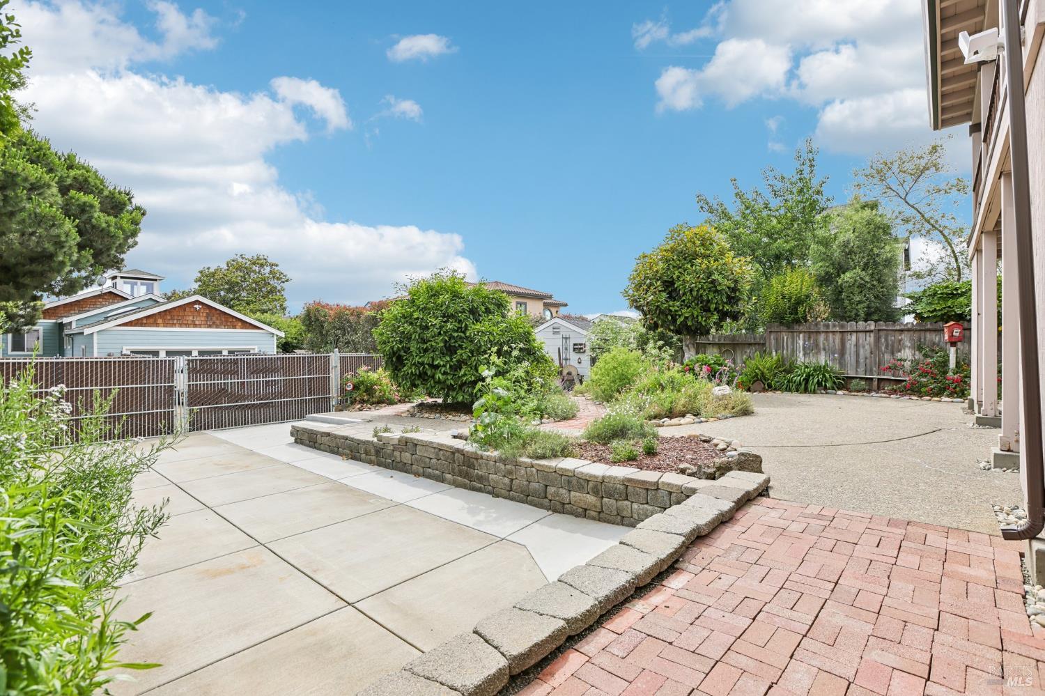 870 W J Street Benicia CA 94510