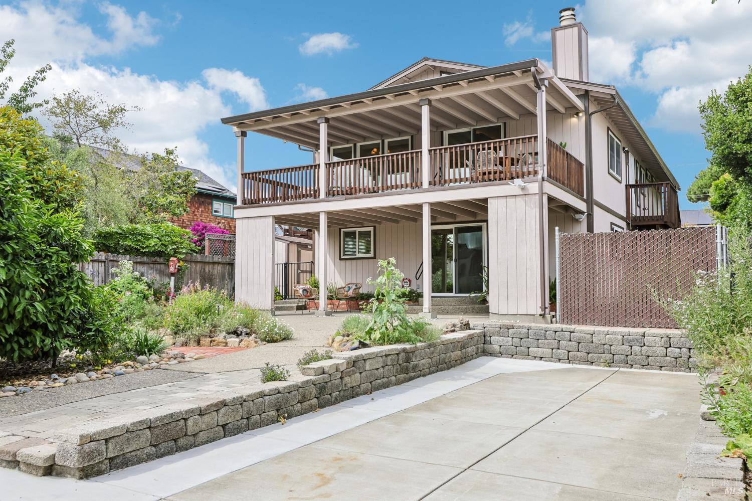 870 W J Street Benicia CA 94510