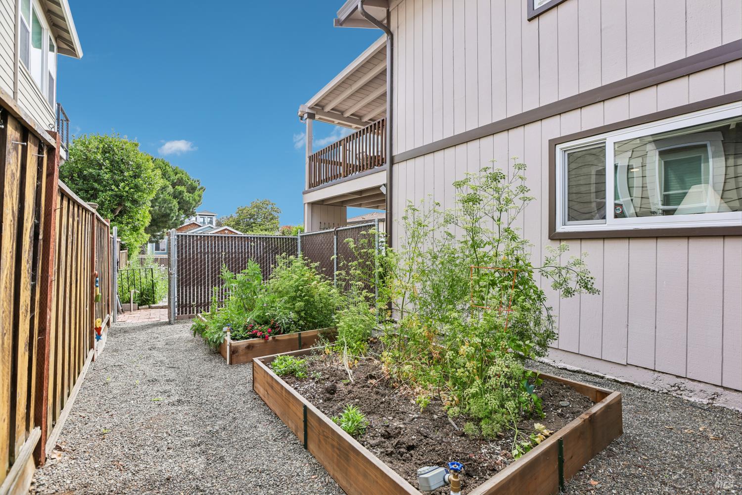 870 W J Street Benicia CA 94510