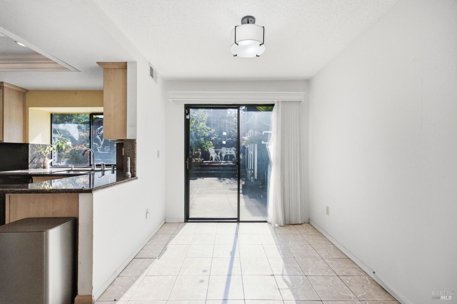 249 S Valley Oak Lane Vallejo CA 94591