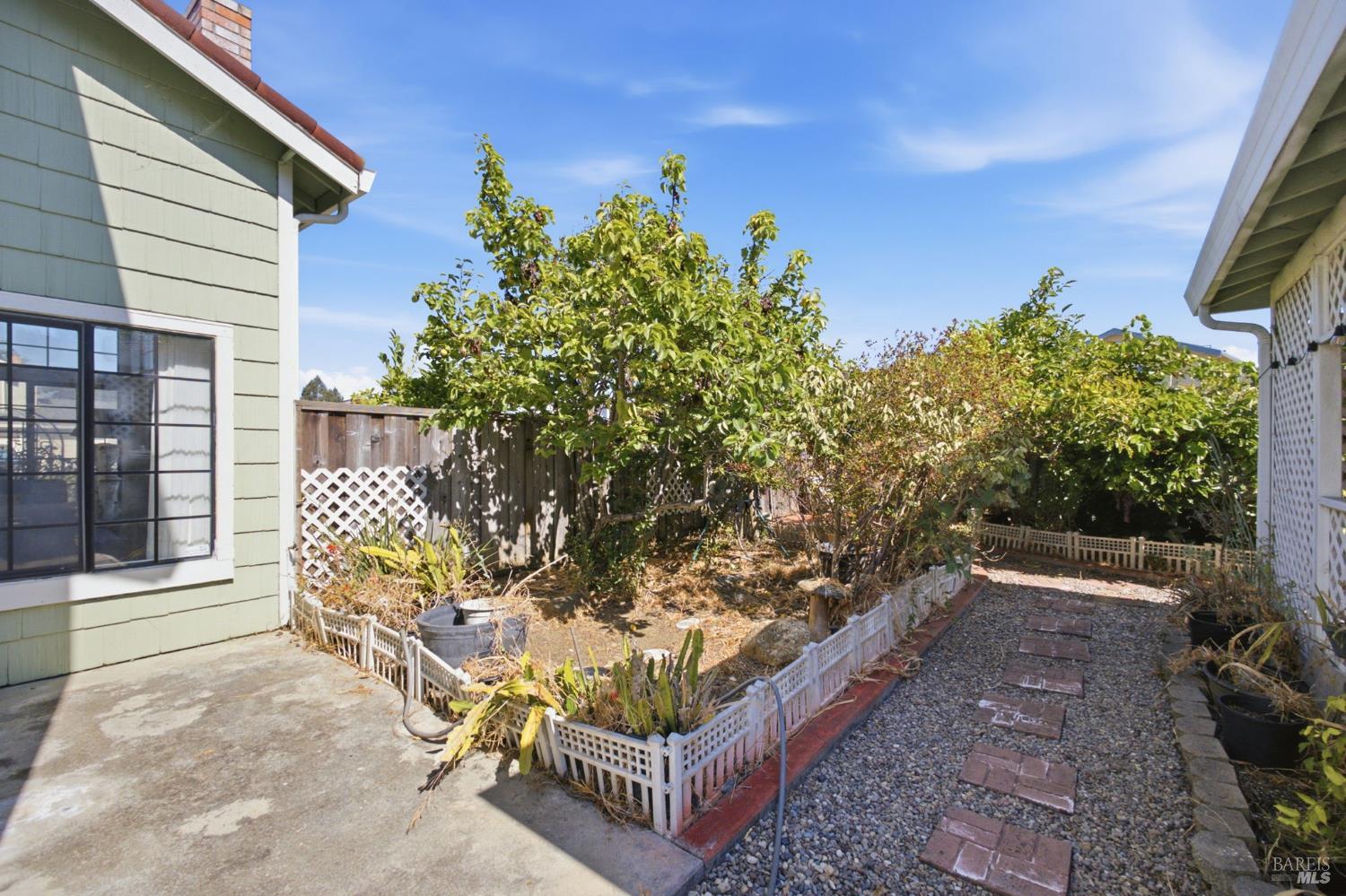 249 S Valley Oak Lane Vallejo CA 94591
