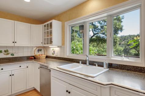 4215 Wake Robin Drive Glen Ellen CA 95442