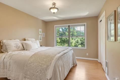 4215 Wake Robin Drive Glen Ellen CA 95442