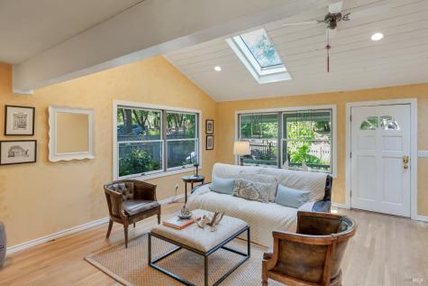 4215 Wake Robin Drive Glen Ellen CA 95442