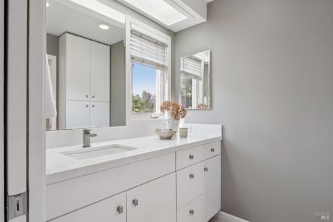 24 Plata Court Novato CA 94947