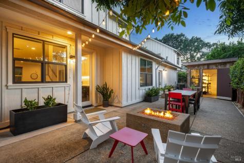 302 Hatchery Lane Sonoma CA 95476