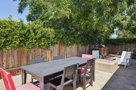 302 Hatchery Lane Sonoma CA 95476