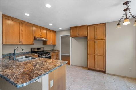 1938 Gambels Way Santa Rosa CA 95403