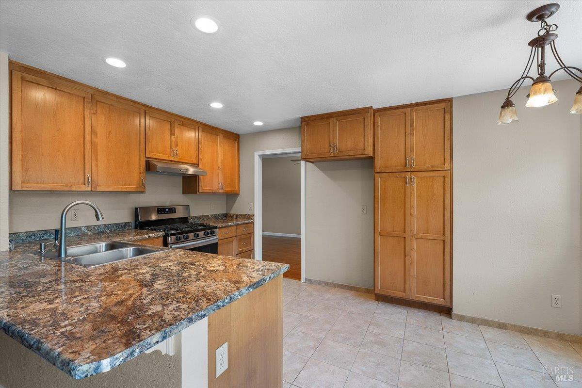 1938 Gambels Way Santa Rosa CA 95403