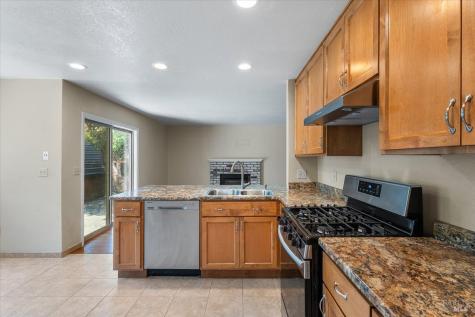 1938 Gambels Way Santa Rosa CA 95403