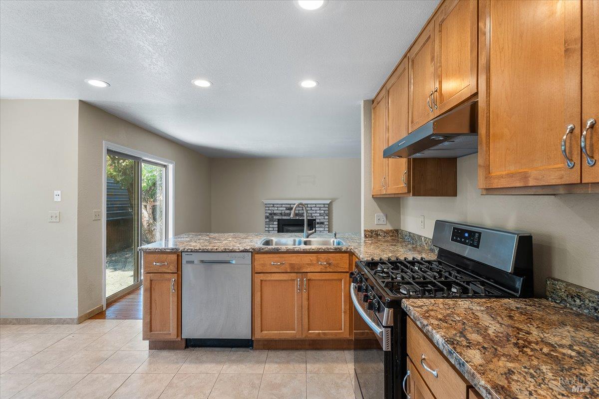 1938 Gambels Way Santa Rosa CA 95403