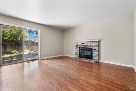 1938 Gambels Way Santa Rosa CA 95403