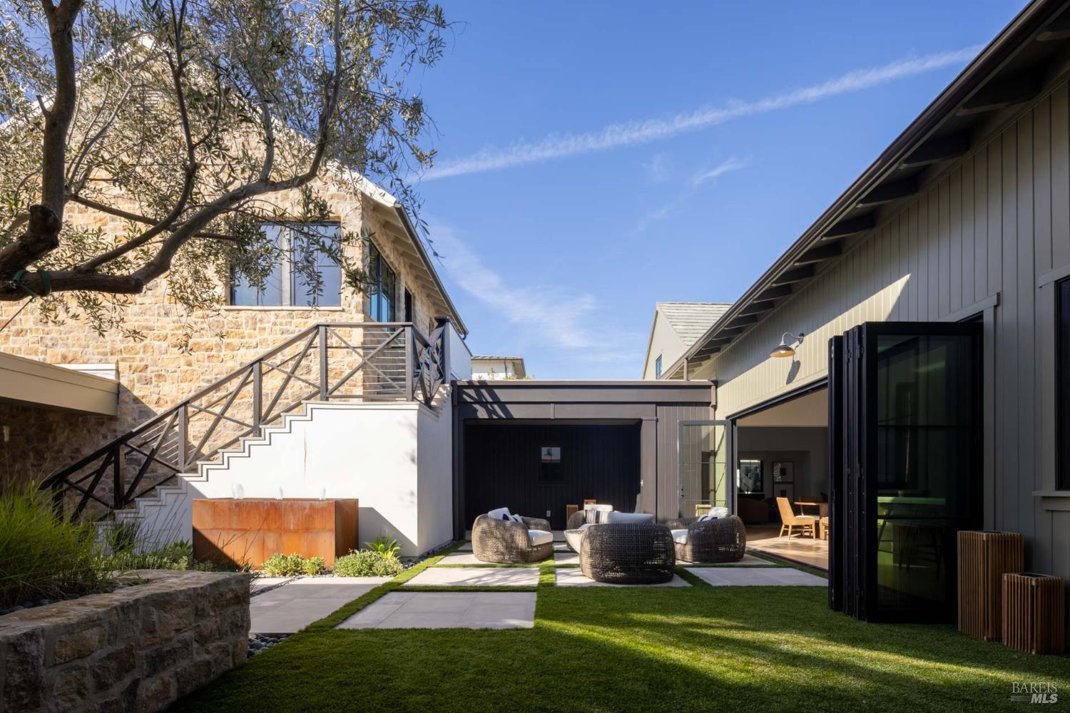 306 Vine Row Court Napa CA 94559