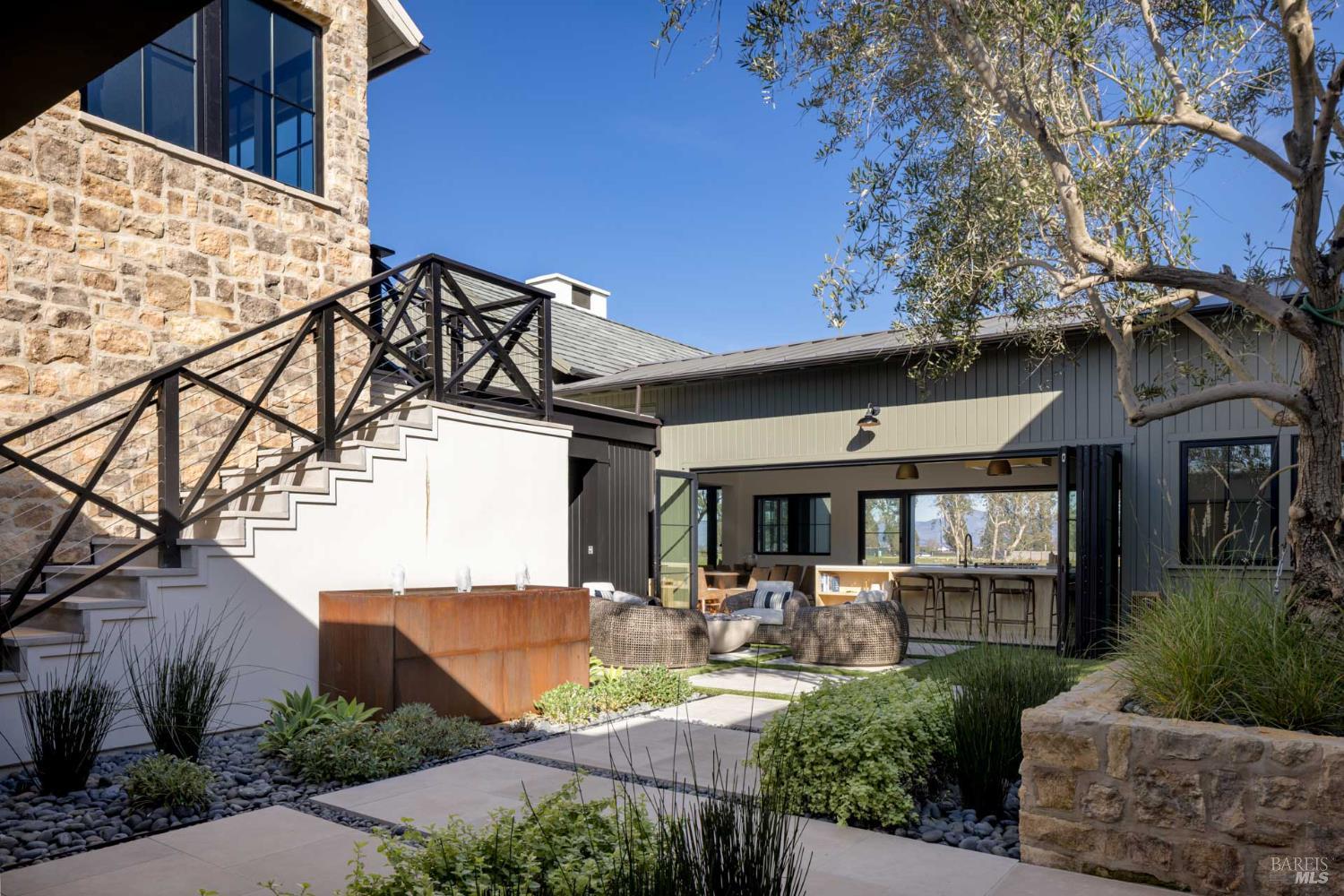 306 Vine Row Court Napa CA 94559