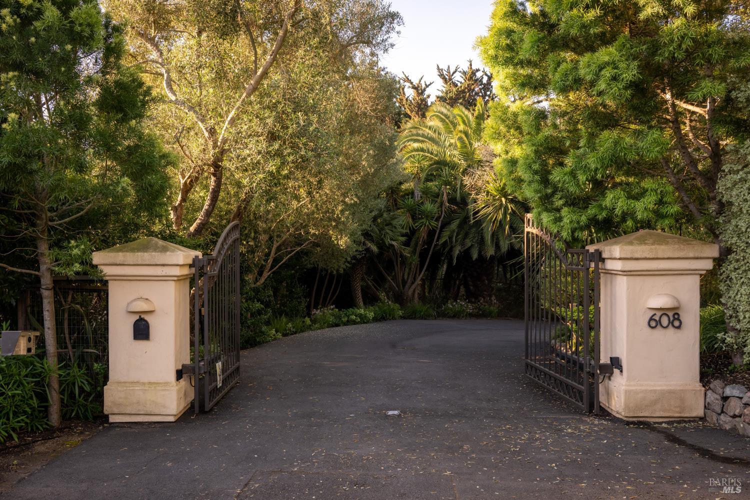 608 Seminary Drive Mill Valley CA 94941
