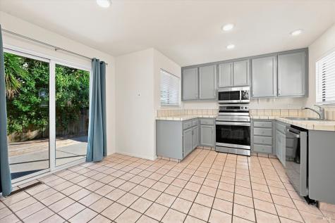 7 Gilbert Court Cotati CA 94931