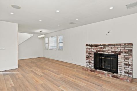 7 Gilbert Court Cotati CA 94931