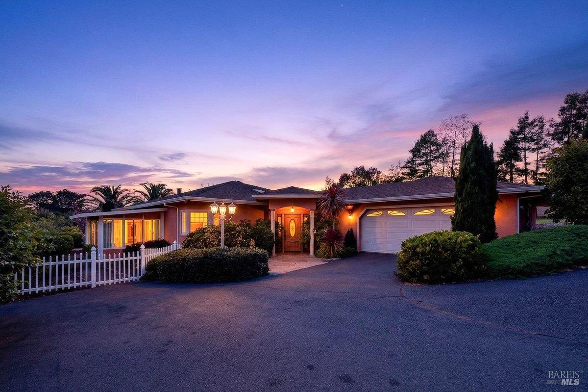 484 Oak Street Penngrove CA 94951