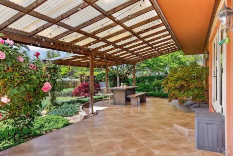 484 Oak Street Penngrove CA 94951