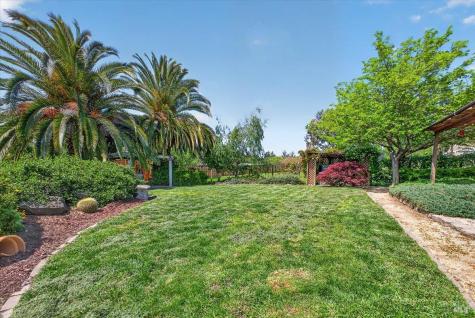 484 Oak Street Penngrove CA 94951