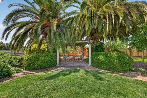 484 Oak Street Penngrove CA 94951