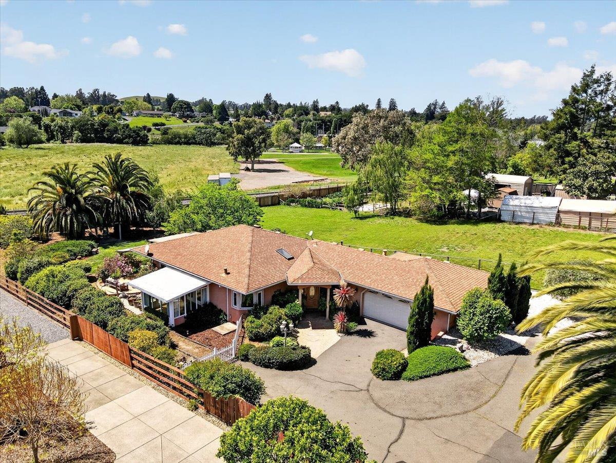 484 Oak Street Penngrove CA 94951