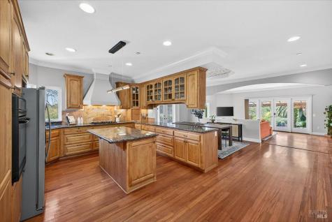 484 Oak Street Penngrove CA 94951