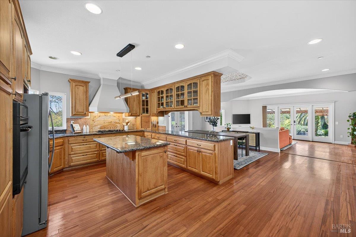 484 Oak Street Penngrove CA 94951