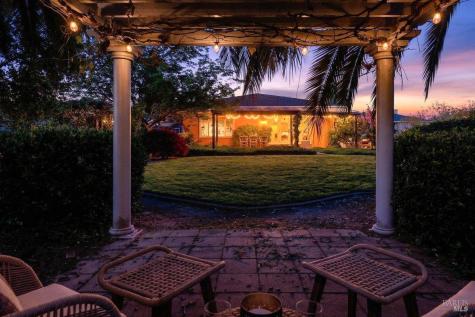 484 Oak Street Penngrove CA 94951