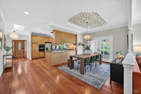 484 Oak Street Penngrove CA 94951
