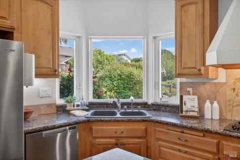 484 Oak Street Penngrove CA 94951