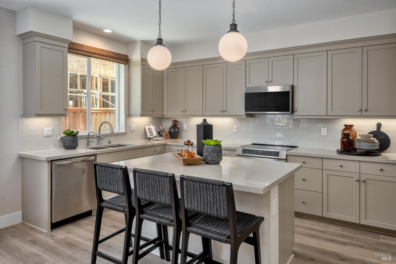 2518 Courtney Avenue Santa Rosa CA 95403