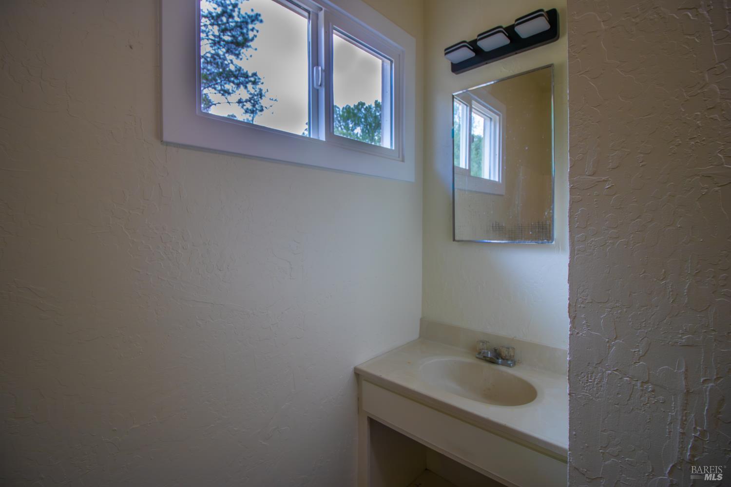 18601 Van Arsdale Road Potter Valley CA 95469