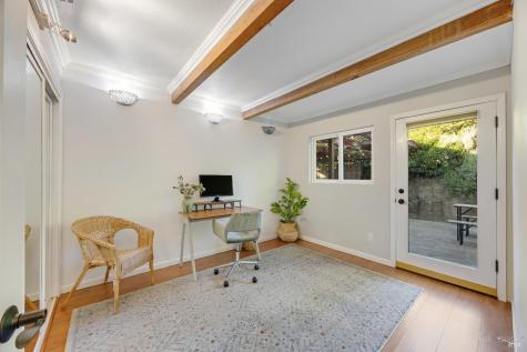 6960 Round Oak Road Penngrove CA 94951