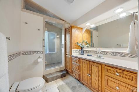 6960 Round Oak Road Penngrove CA 94951