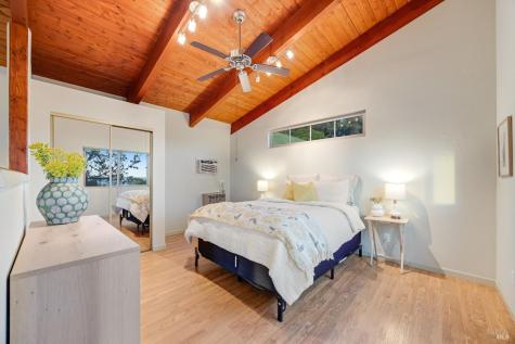 6960 Round Oak Road Penngrove CA 94951
