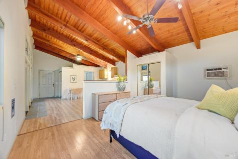 6960 Round Oak Road Penngrove CA 94951