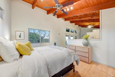 6960 Round Oak Road Penngrove CA 94951