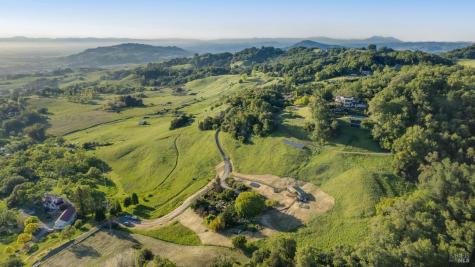 6960 Round Oak Road Penngrove CA 94951