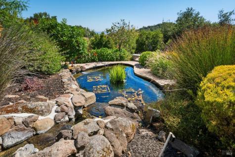 6960 Round Oak Road Penngrove CA 94951