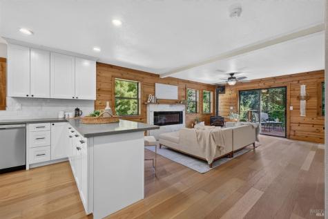 2132 Green Hill Road Sebastopol CA 95472