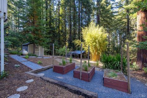 2132 Green Hill Road Sebastopol CA 95472