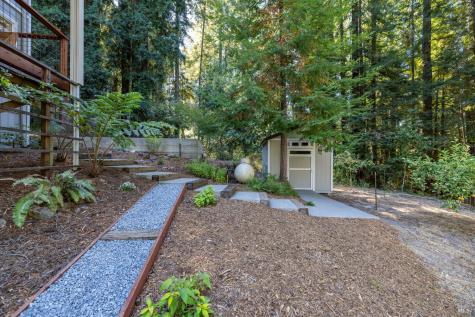 2132 Green Hill Road Sebastopol CA 95472