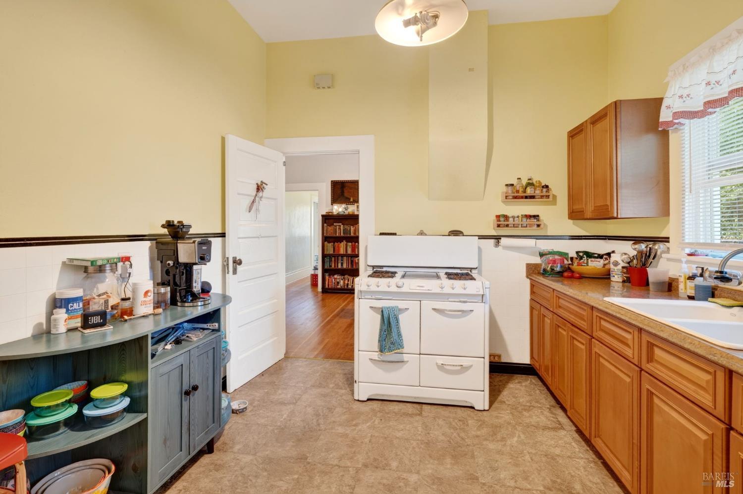 156 S Humboldt Street Willits CA 95490