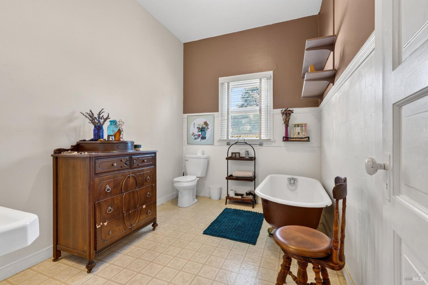 156 S Humboldt Street Willits CA 95490