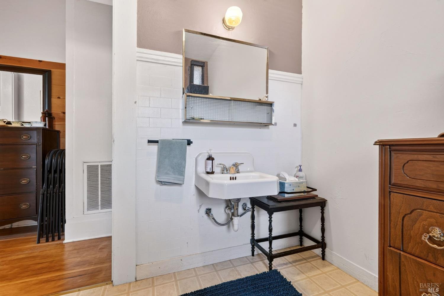 156 S Humboldt Street Willits CA 95490