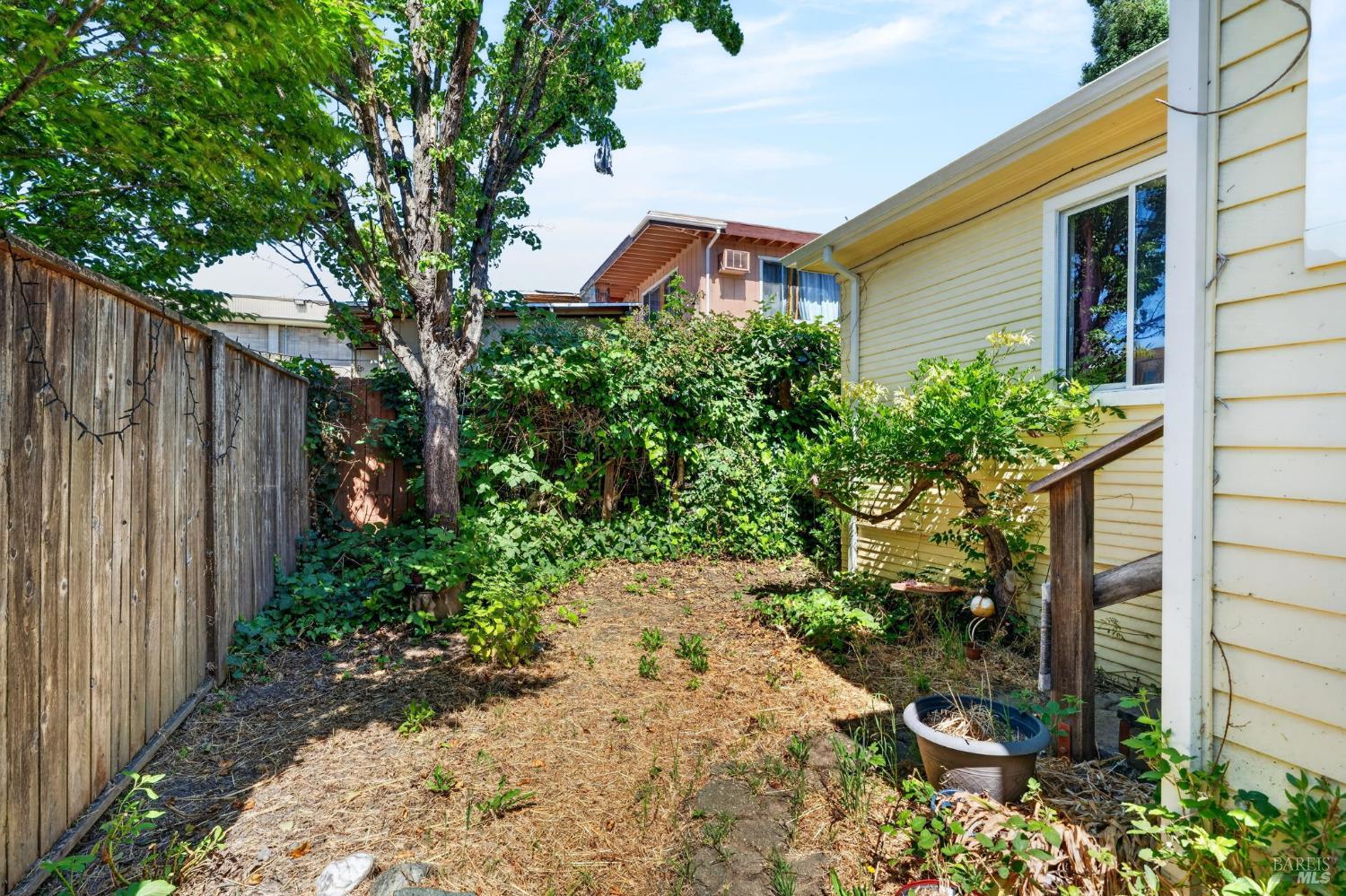 156 S Humboldt Street Willits CA 95490